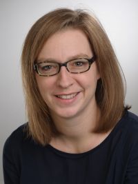 Frau Dr Holland